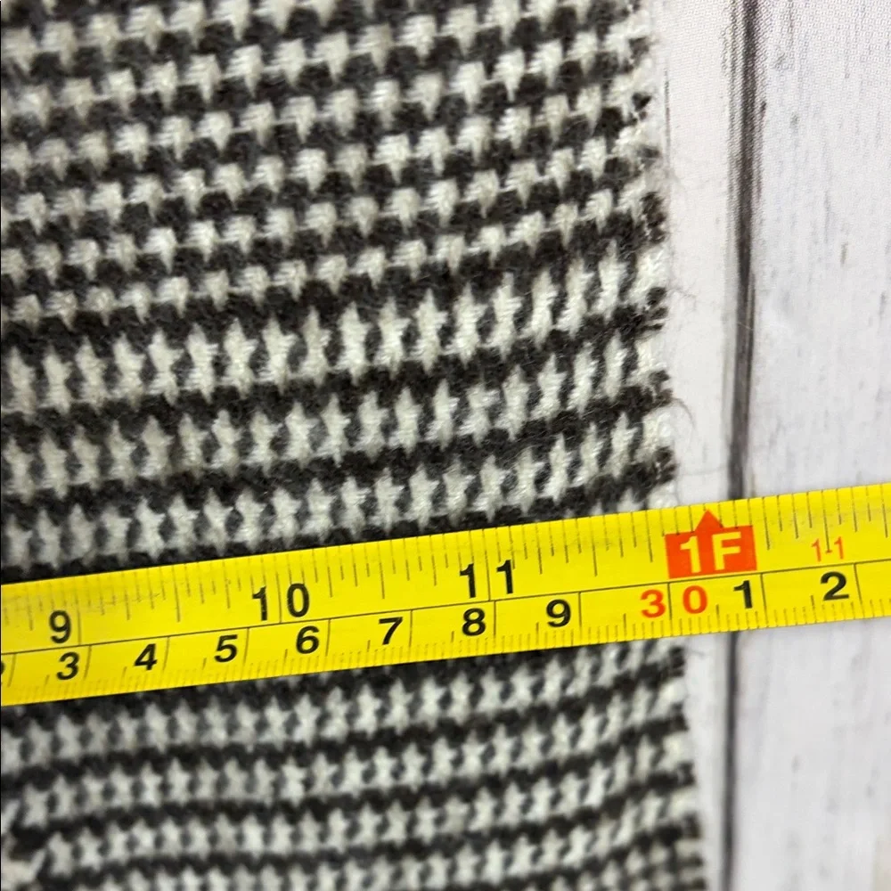 NWT Better than Cashmere Stylish Houndstooth Scarf